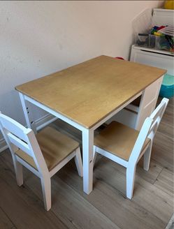 Mellissa and Doug table chair set