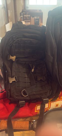 3- New Backpacks 2 Black And 1 Is Pink