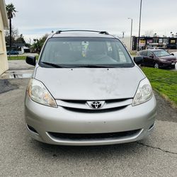 2008 Toyota Sienna 