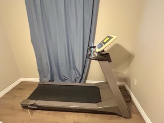 Precor 9.23 Treadmill – Works, Cosmetic Damage