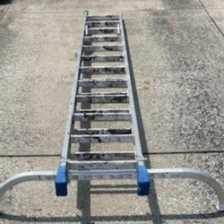 Ladder - WERNER - 24 Foot Aluminum D-RUNG Extension Ladder - With NEW Stabilizer Bar