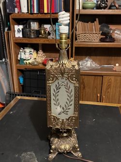 ORNATE VINTAGE LAMP