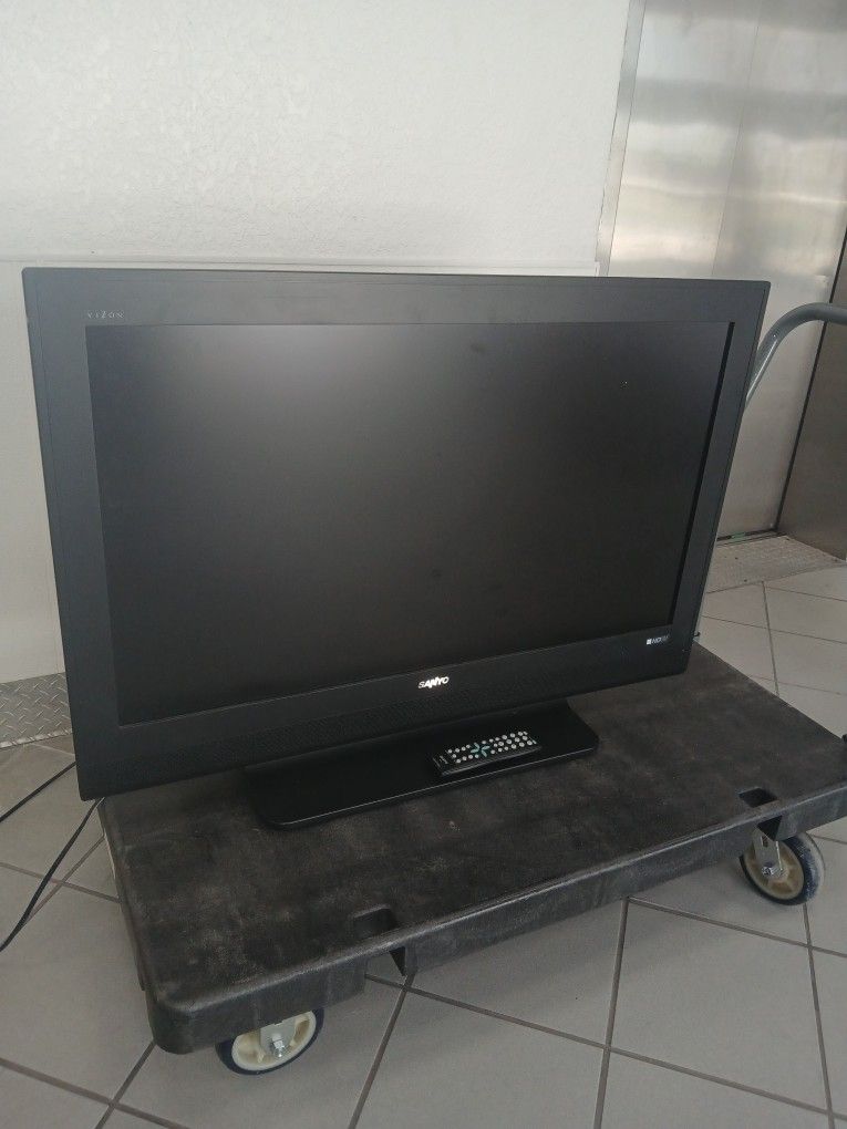 SANYO VIZON HD 50" TV, W/ REMOTE, CAN USE FIRESTICK AND ROKU
