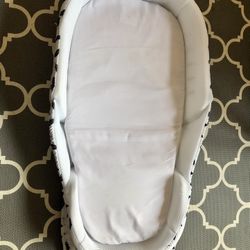 Baby Delight Snuggle Nest Portable Bassinet
