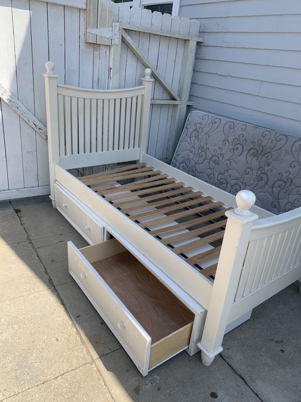 Twin bed for sale or trade for Sale in Wilmington, CA OfferUp