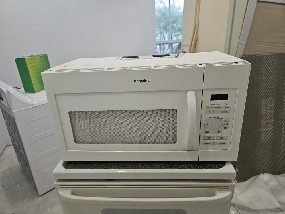 Microwave Over The Range Hotpoint Beige