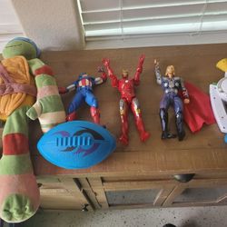 Toys: Avengers, Bopit And Ninja Turtle