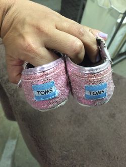 Toms