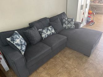 Blue Sofa Sleeper with Pull-Out Bed + 5 Pillows