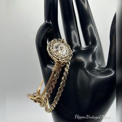 Elegant Gold-tone Vintage Bracelet