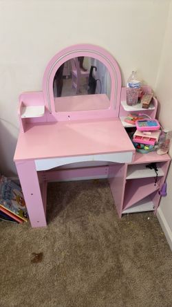 Kids vanity
