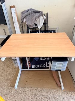 Drafting desk