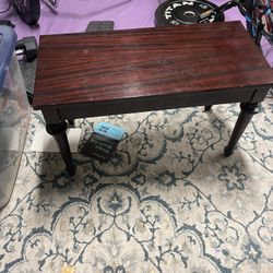 Piano bench With Storage In Good Condition