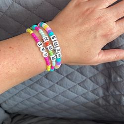 Bracelets 