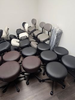🏷️ Warehouse Prices – Stools & Chairs From $30 | Precios de Bodega – Bancos Desde $30