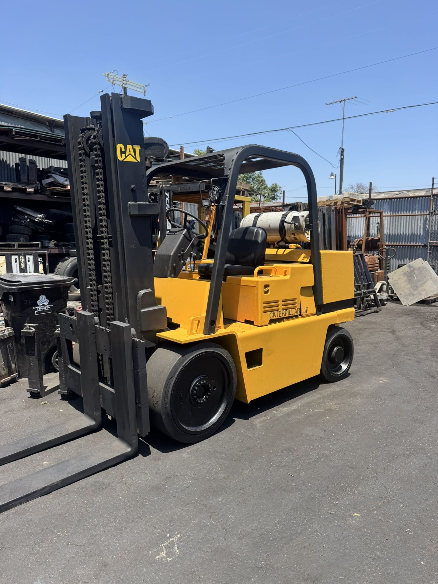 Caterpillar Forklift 12K Capacity
