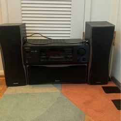 ONKYO TX-DS484 With 2 ONKYO SKF550F And 1 ONKYO SKC550C  