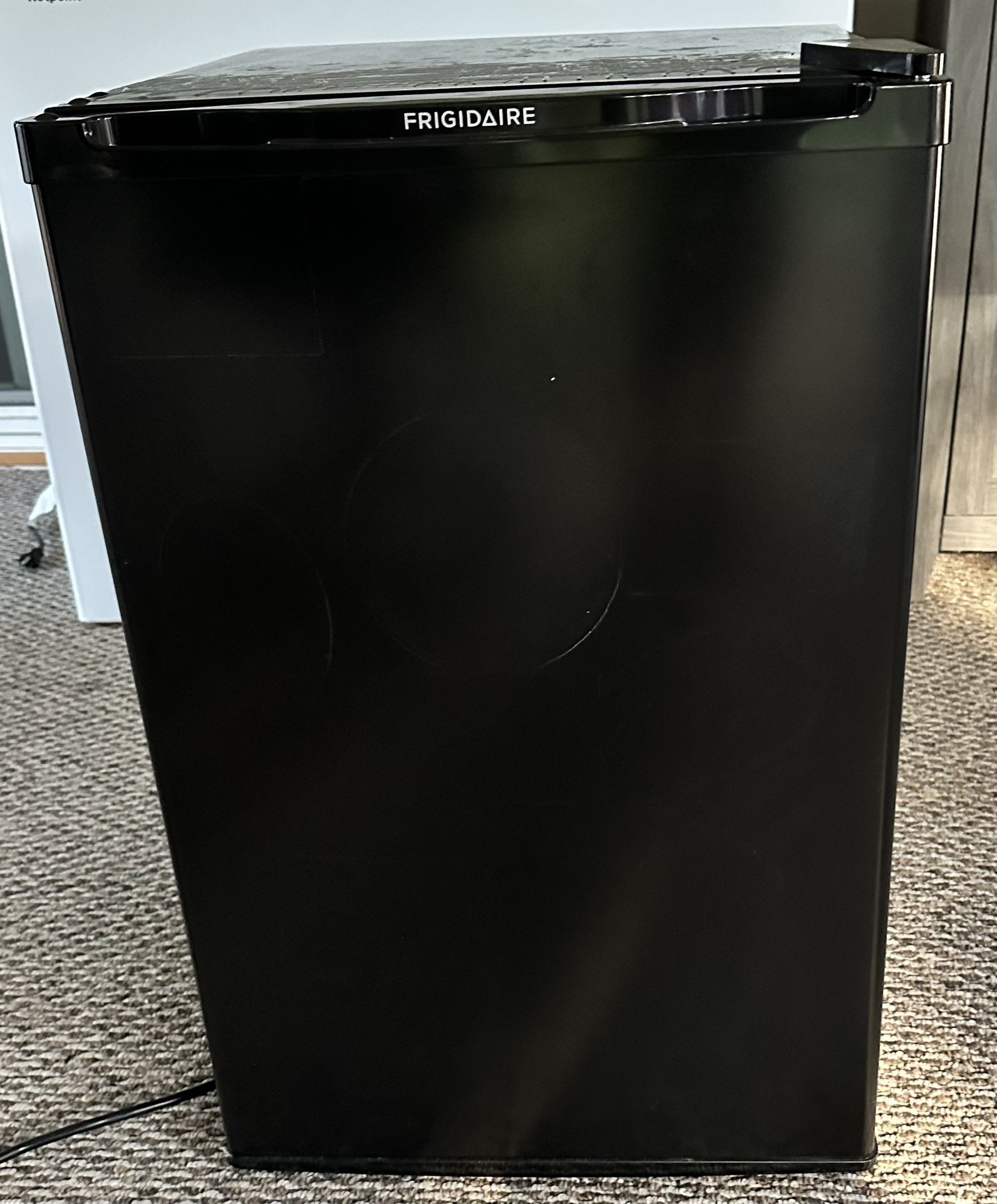 Mini fridge