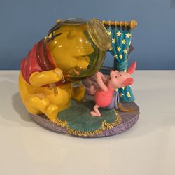 Winnie The Pooh Snow Globe