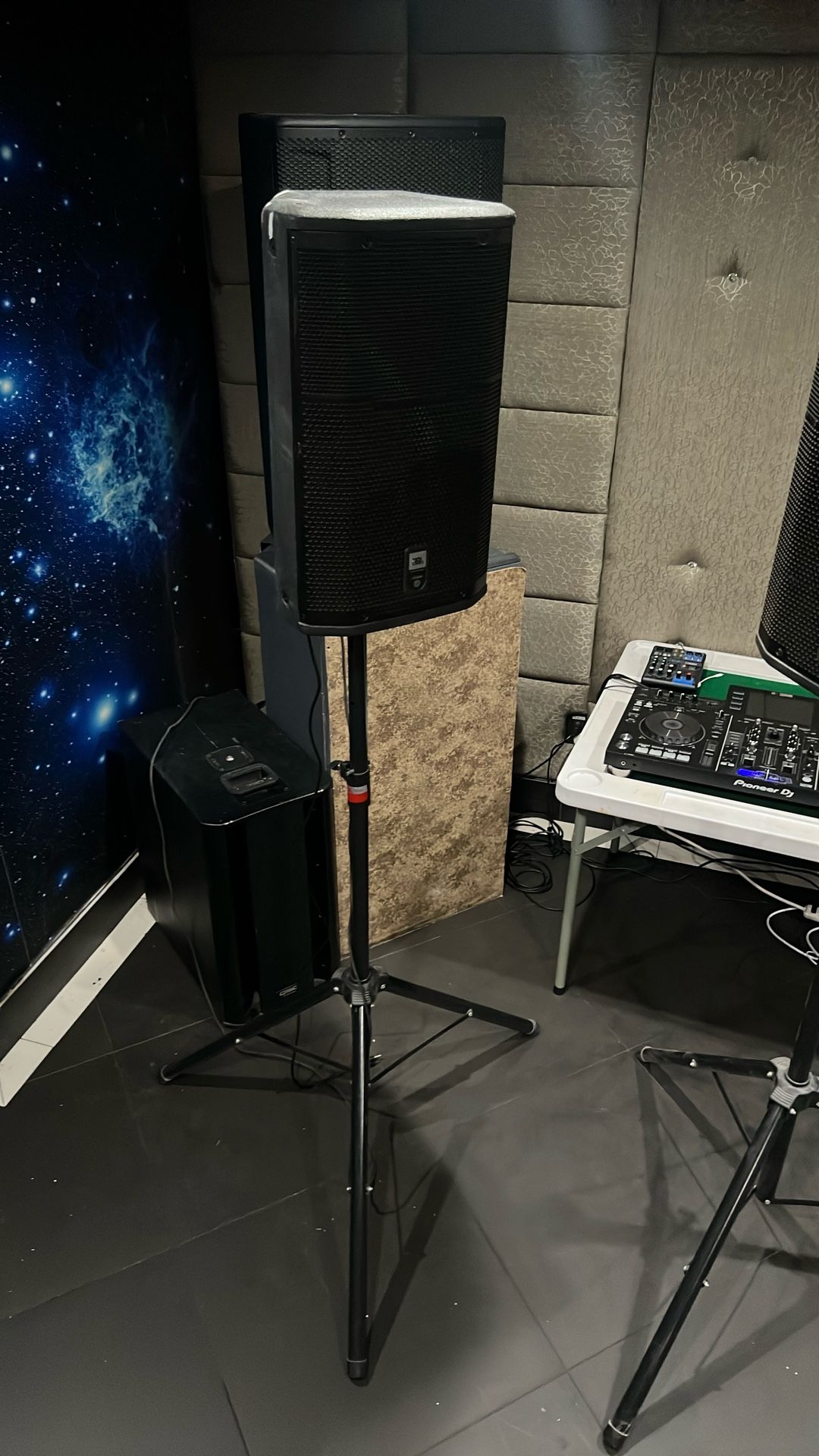 JBL PRX615M Self Powered 15β Two-Way, Bass-Reflex (Less Than 100 Hours On Each)