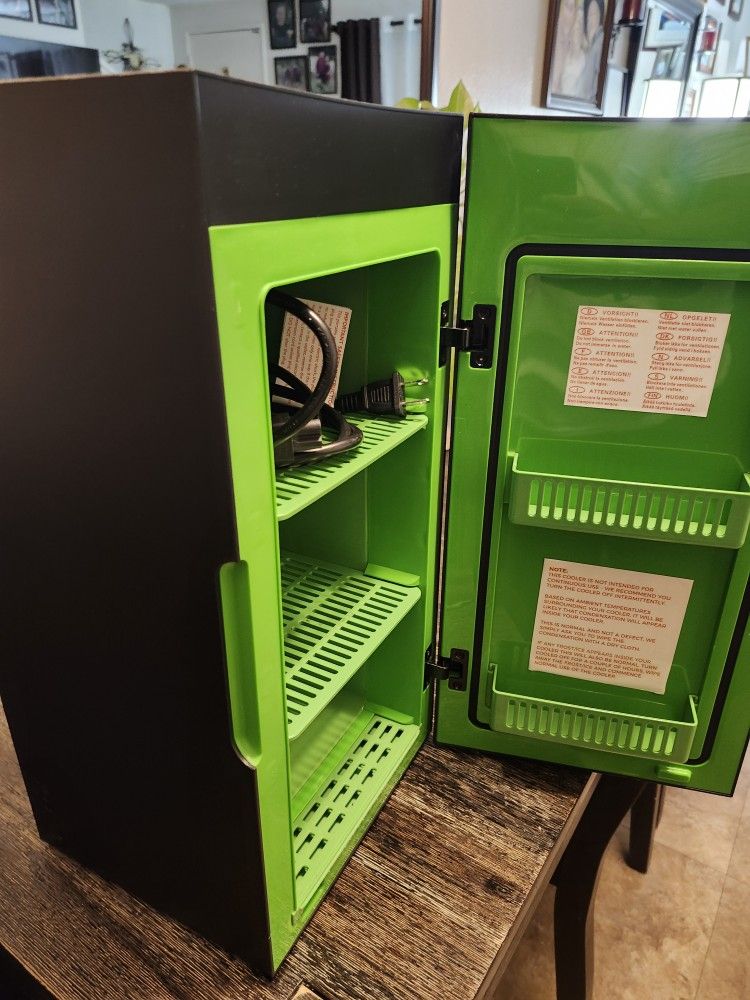 X BOX MINI. FRIDGE