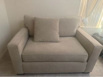 Loveseat pullout couch