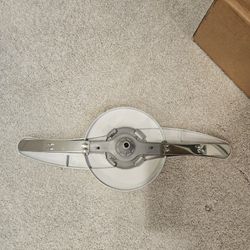 GE Dishwasher WD22X10062 Arm Spray Low Asm