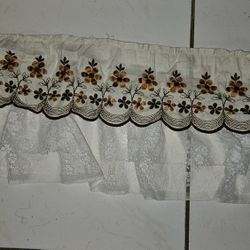 Curtains 5 yards W11"