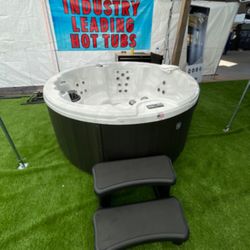 Northstar Round Hot Tub 110V