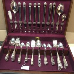 VINTAGE SILVERWARE ROGERS 1847 Set ETERNALLY YOURS 1941
