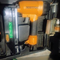 BOSTITCH  Nail Gun