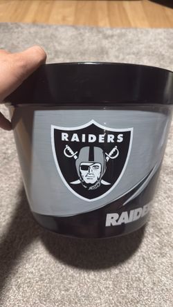 Raiders pot