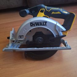 DEWALT 20V MAX 6-1/2 Inch Sidewinder Style Circular Saw