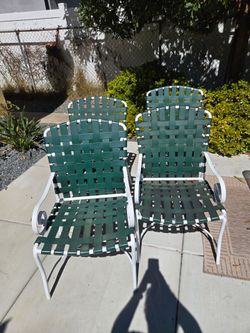 4 lawn chairs