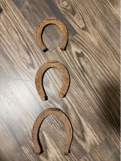 Horse shoes