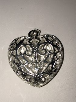 Medium heart pendant