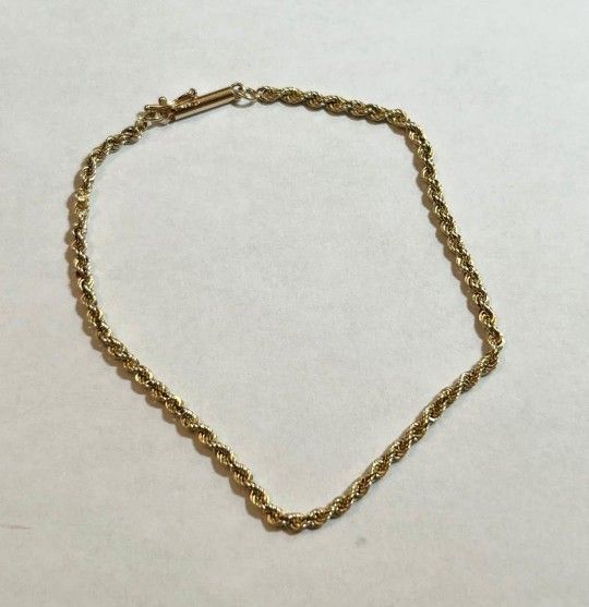 14k Gold Twisted Bracelet
