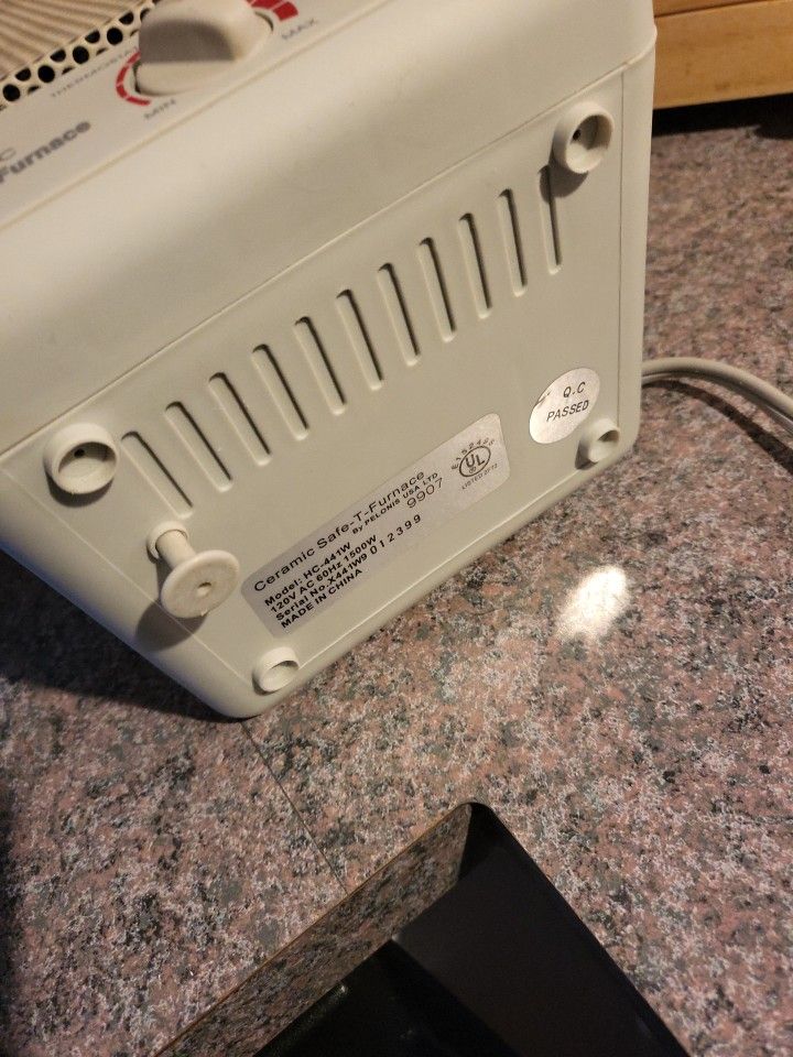 Pelonis Safe-T-Furnace 1500 W Portable Ceramic Space Heater and Fan HC-441W  for Sale in Coventry, RI - OfferUp