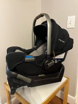 Nuna PIPA Car seat with Base