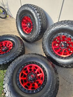 Set wheels 17" take off ford raptor like neww rims