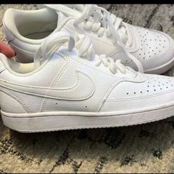 Pre-Owned Like New Men's Triple White Size 10.5 Nike Court Visions