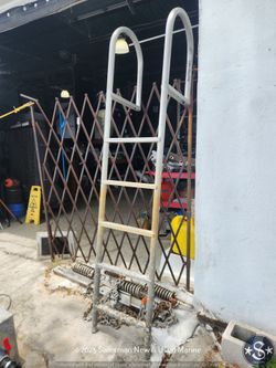 BU1950-007 5-Step Aluminum Dock Ladder