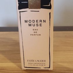 Sealed Estee Lauder Modern Muse Perfume Spray 1.7 Oz Spray