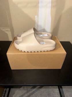 Yeezy slides tan