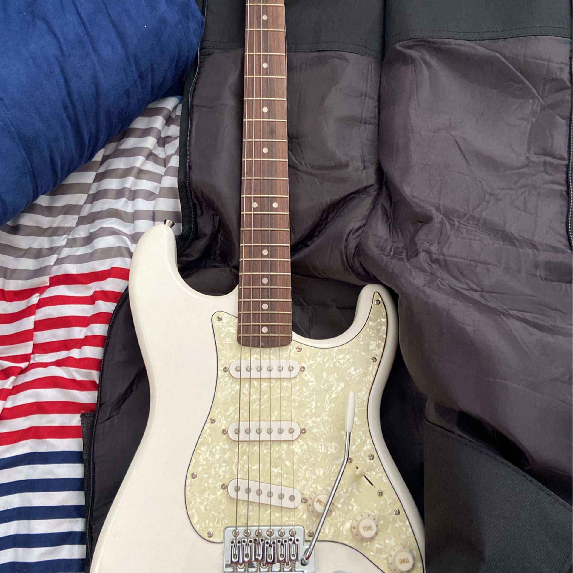 Electric Sonic / Squier Affinity Guitar 