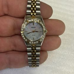 Seiko Solar V117-0AN0 Mother Of Pearl Dial 2-Tone Women’s Watch!