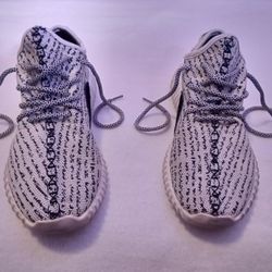 Adidas Yeezy Boost 350 shoes. *MAKE OFFER. Women 7.5 US, 6 UK. Kanye West Sneakers