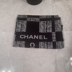 Ladies, black and white scarf