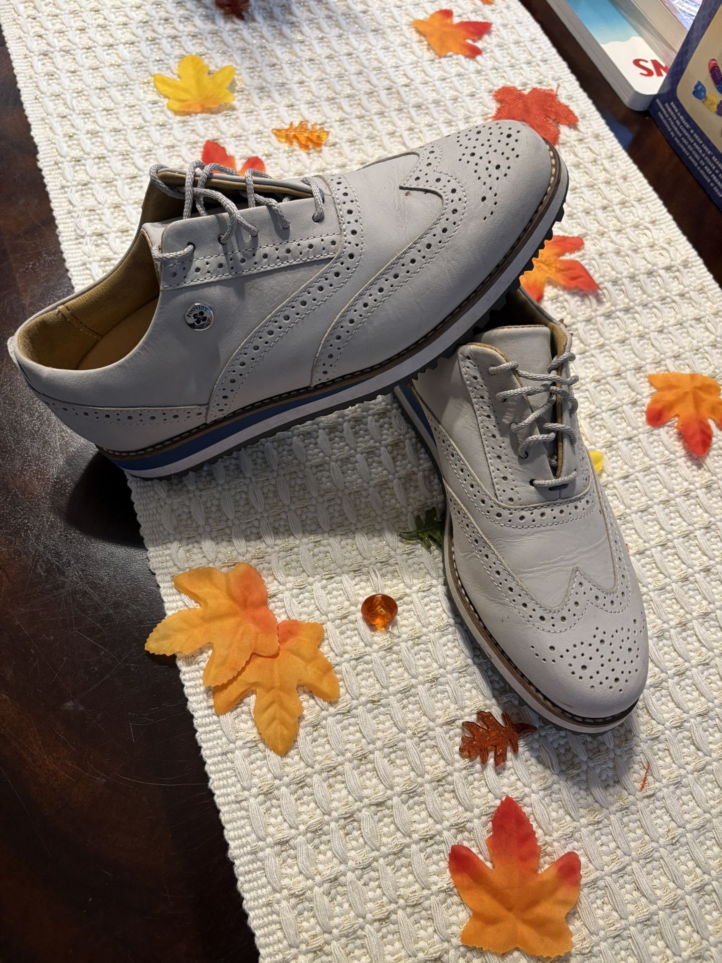 FootJoy Wingtip Style (Classic/Traditions spikeless wingtip)