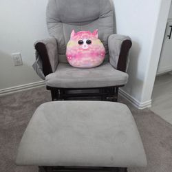 Windsor Glider with Ottoman